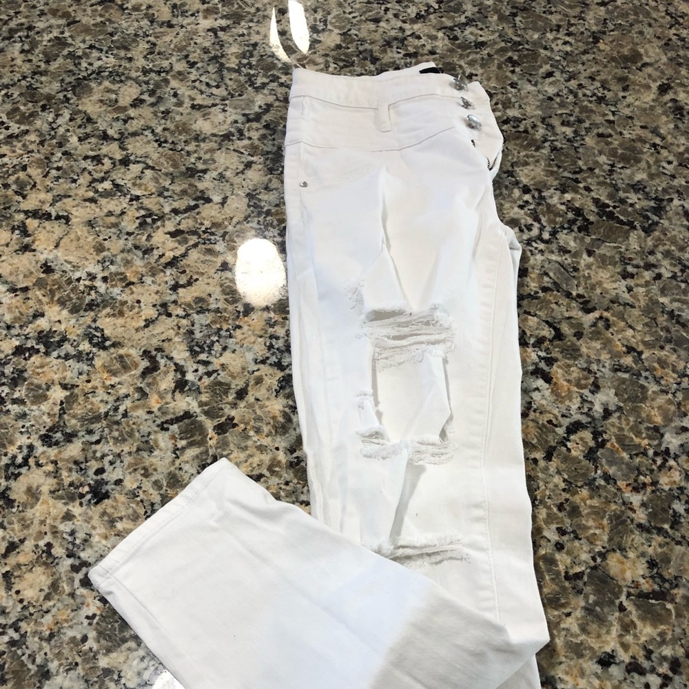White skinny jeans